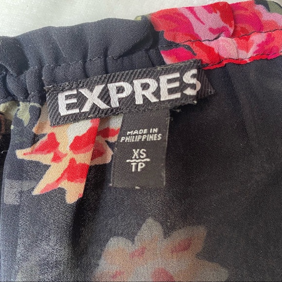 Express Bold Floral Cami Top - Picture 6 of 6